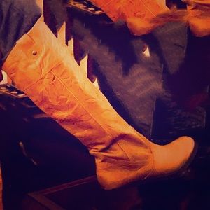 Ladies Gianni Bini 8.5 boots